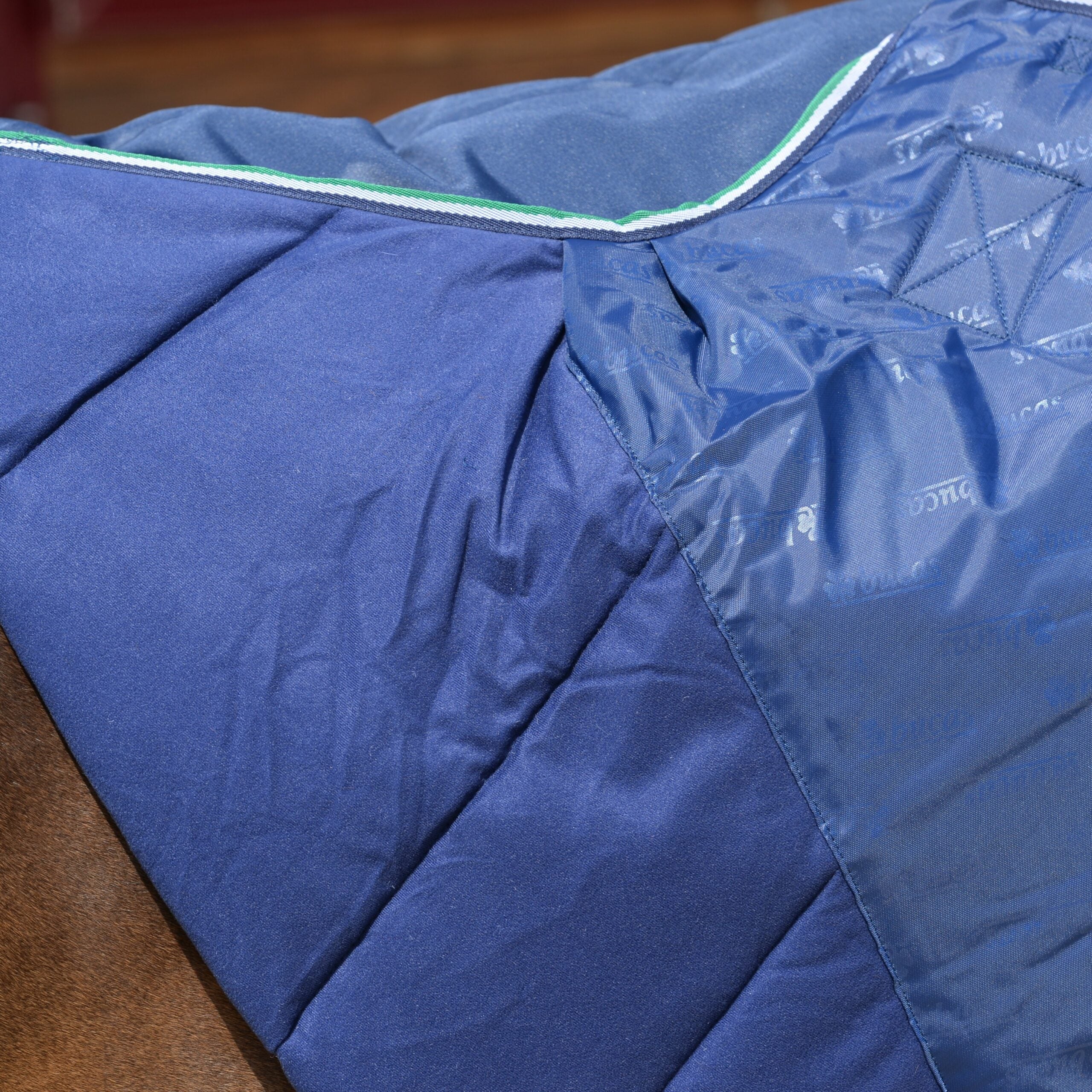 Unterdecke Bucas Quilt 150g stay-dry Big Neck