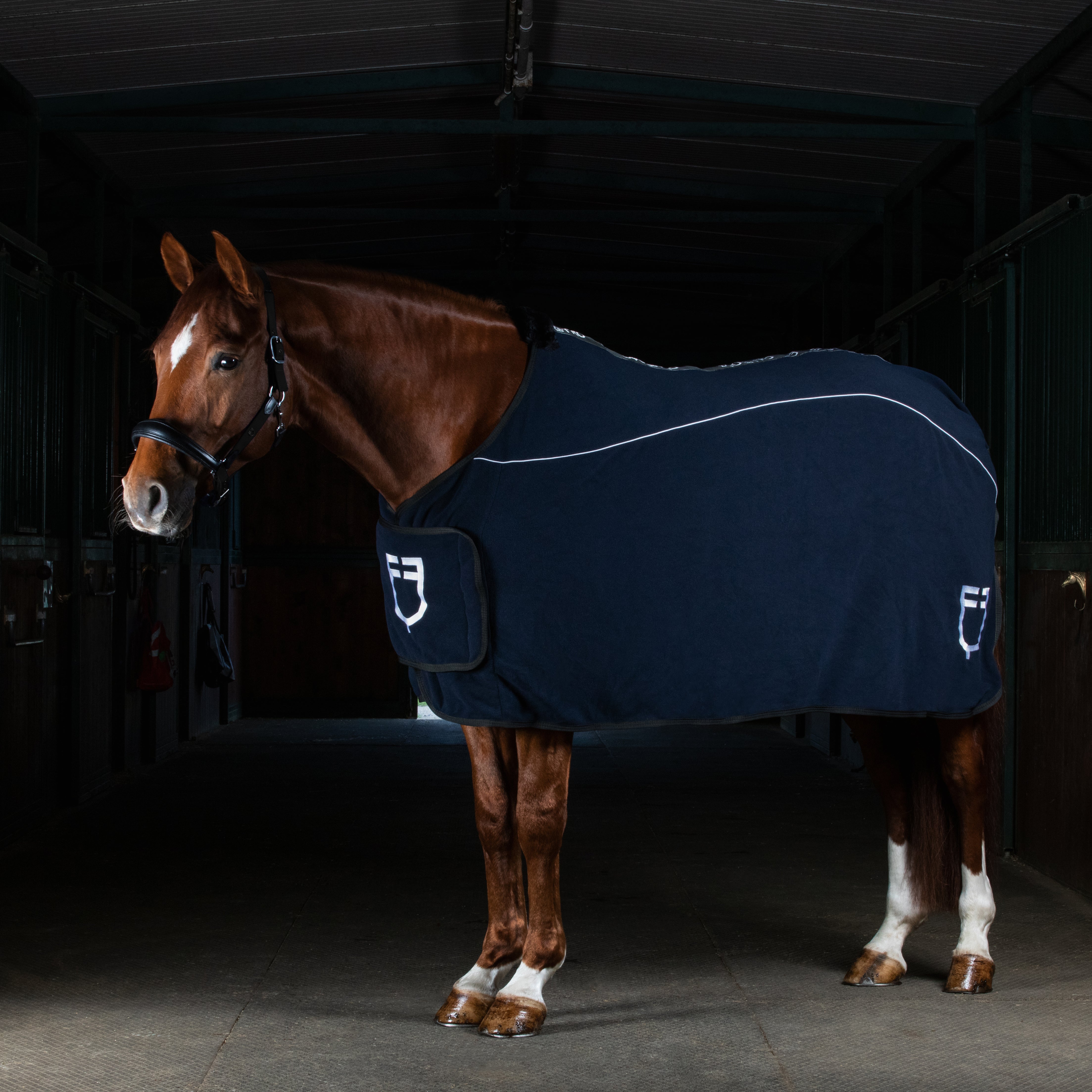 Abschwitzdecke Fleece Rug With Flap Front Closure